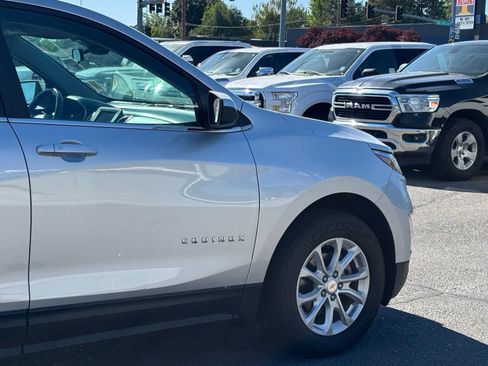 Used 2021 Chevrolet Equinox LT w/ Driver Convenience Package AWD/4WD image 4