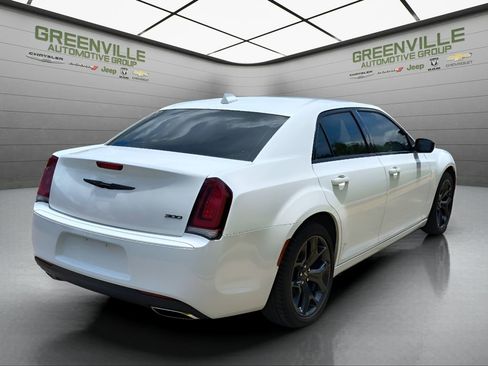 Used 2023 Chrysler 300 Touring w/ Sport Appearance Package RWD image 5