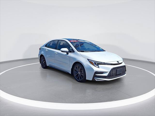 Certified 2025 Toyota Corolla XSE FWD image 3