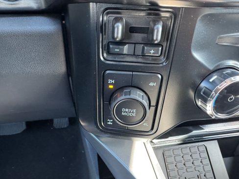 New 2026 Ford F250 Lariat w/ Black Appearance Package image 29