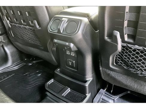 Used 2018 Jeep Wrangler Unlimited Rubicon AWD/4WD image 13