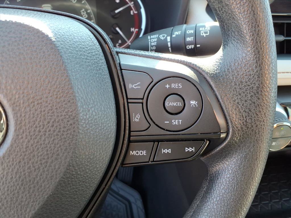 Used 2024 Toyota RAV4 XLE AWD/4WD image 25