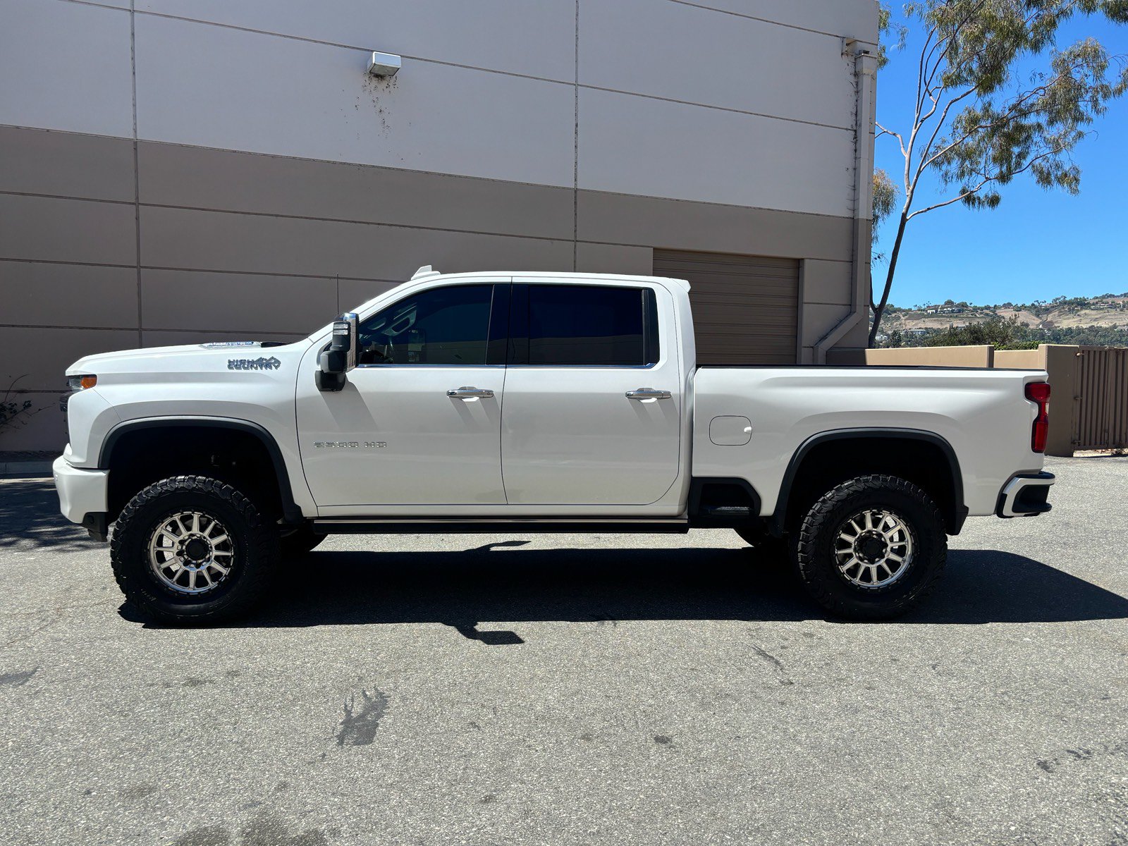 Used 2021 Chevrolet Silverado 2500 High Country w/ Z71 Off-Road Package AWD/4WD image 11