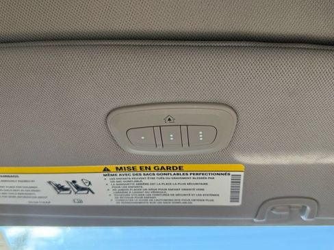 Used 2022 Chrysler Pacifica Touring-L w/ Uconnect Theater Family Group FWD image 36