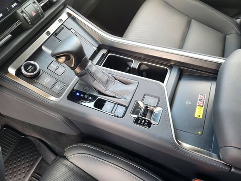 Certified 2025 Lexus GX 550 w/ Accessory Package (2T) AWD/4WD image 18