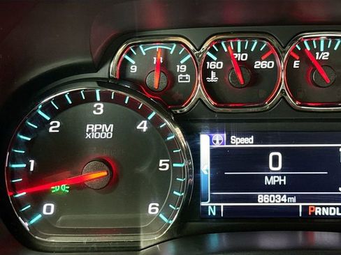 Used 2018 Chevrolet Silverado 1500 LT w/ All Star Edition image 13