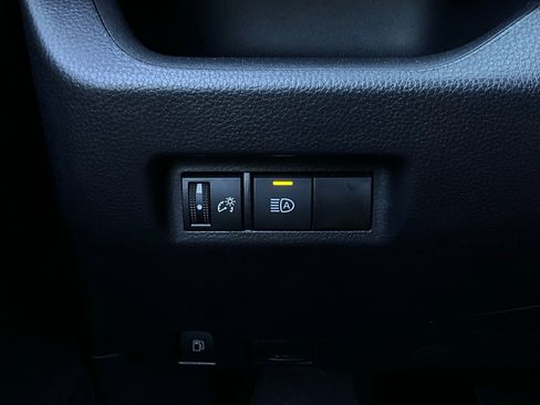 Used 2025 Toyota RAV4 LE image 19