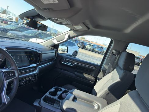 Used 2024 Chevrolet Silverado 1500 LT image 27