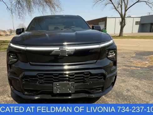 Certified 2024 Chevrolet Silverado EV RST AWD/4WD image 3