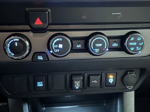 Certified 2020 Toyota Tacoma TRD Off-Road image 15