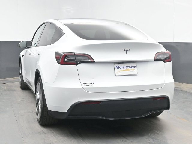 Used 2022 Tesla Model Y Long Range AWD/4WD image 12