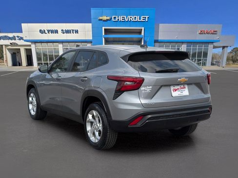 Certified 2025 Chevrolet Trax LS w/ LS Convenience Package image 12