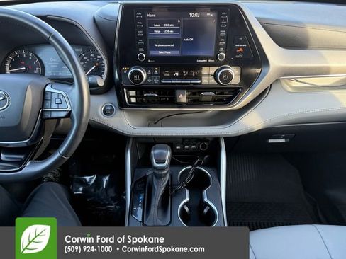 Used 2021 Toyota Highlander XLE image 29