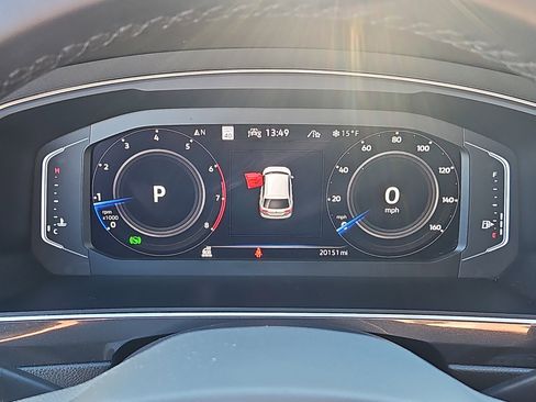 Certified 2022 Volkswagen Tiguan SEL R-Line image 27