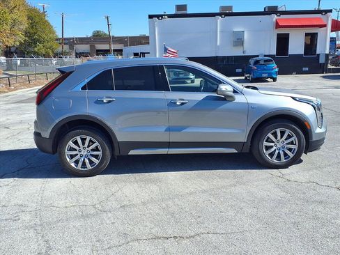Used 2023 Cadillac XT4 Premium Luxury image 4