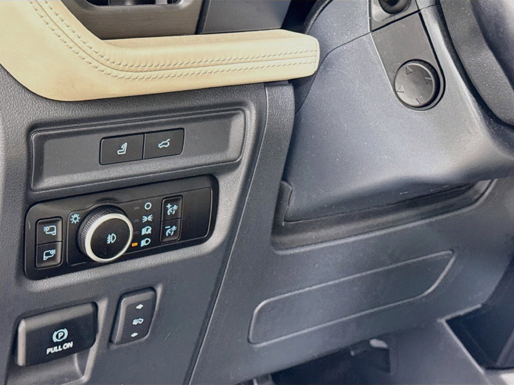 Used 2023 Ford Expedition Platinum AWD/4WD image 12