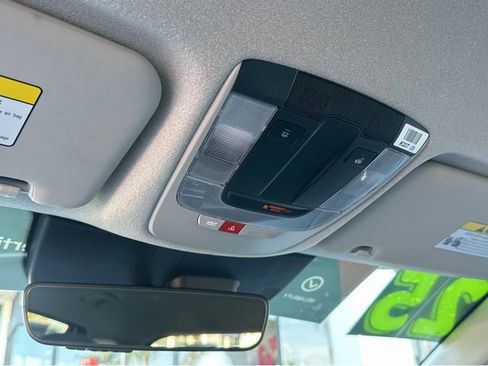 Certified 2025 Kia Niro EX image 23