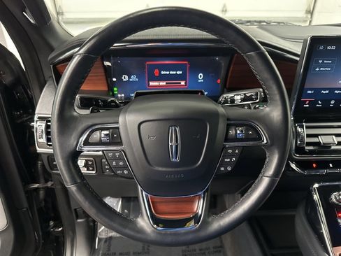 Used 2023 Lincoln Navigator L Reserve image 15