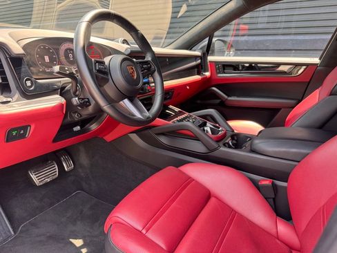 Certified 2024 Porsche Cayenne Turbo GT AWD/4WD image 15