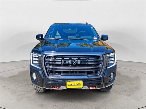 Used 2023 GMC Yukon XL AT4 image 8