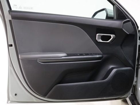 Used 2025 Kia K4 FWD image 18