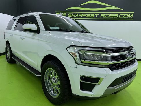 Used 2022 Ford Expedition Max Limited AWD/4WD image 2