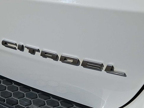 Used 2018 Dodge Durango Citadel w/ Quick Order Package 22P AWD/4WD image 11