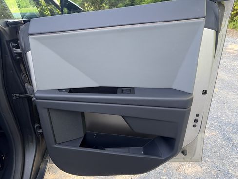 Used 2024 Tesla Cybertruck AWD Crew Cab image 26