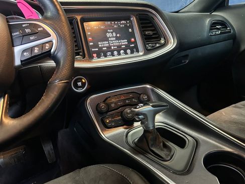 Used 2016 Dodge Challenger R/T Scat Pack w/ Leather Interior Group image 20