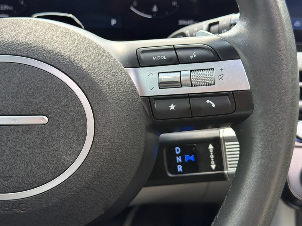 Used 2025 Hyundai Tucson Limited FWD image 30