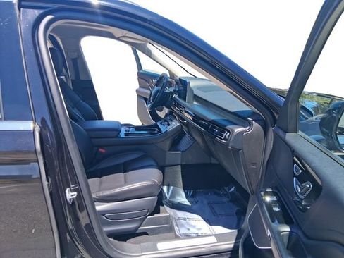 Used 2023 Lincoln Aviator AWD w/ Premium Package image 17