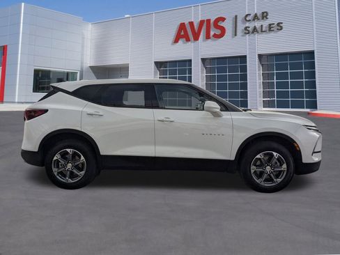 Used 2025 Chevrolet Blazer LT image 7