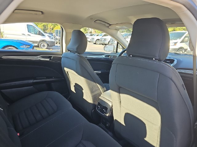Used 2018 Ford Fusion SE FWD image 11