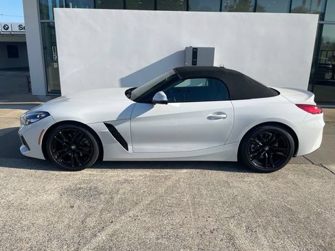 Used 2024 BMW Z4 sDrive30i w/ Convenience Package RWD image 2