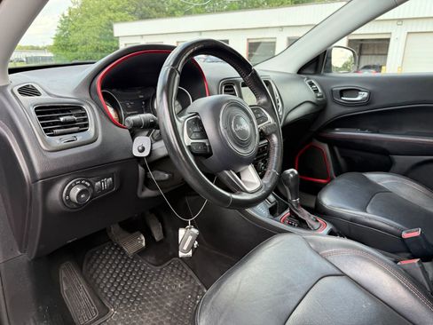 Used 2018 Jeep Compass Trailhawk w/ Leather Interior Group AWD/4WD image 17