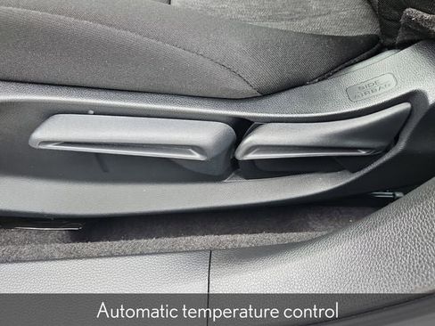 Certified 2025 Honda Accord LX image 17