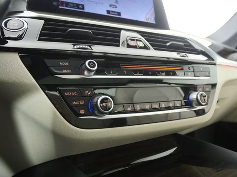 Used 2018 BMW 540i image 26