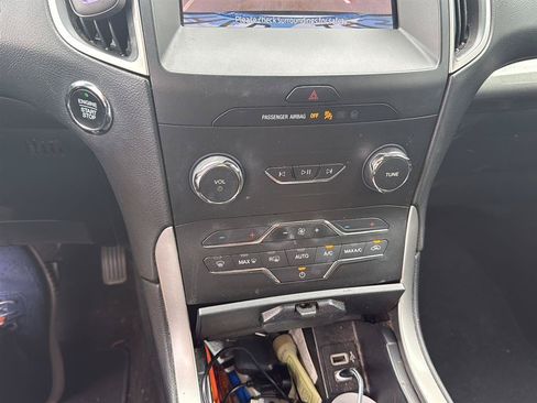 Used 2019 Ford Edge SEL FWD image 7
