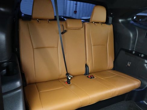 Used 2024 Toyota Highlander Platinum image 16