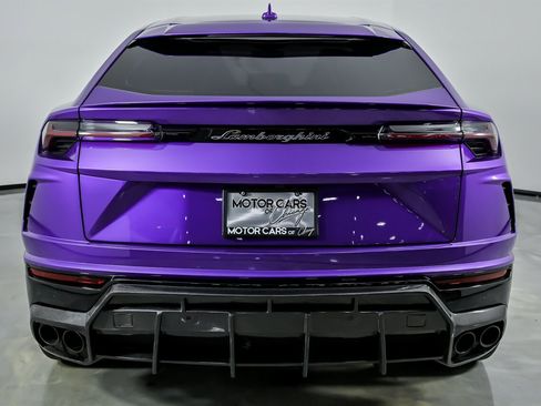 Used 2022 Lamborghini Urus image 11