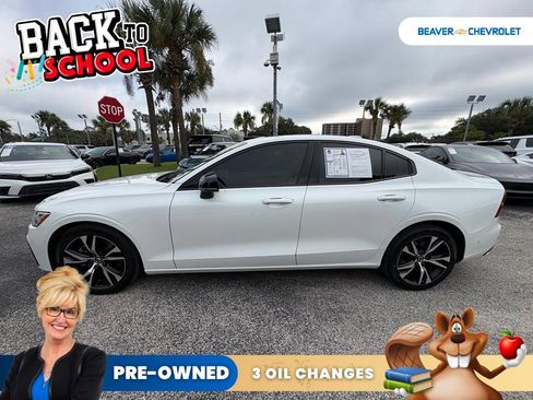 Used 2022 Volvo S60 B5 R-Design w/ Advanced Package FWD image 4