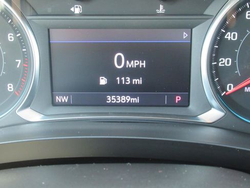 Used 2023 Chevrolet Traverse LT FWD image 32