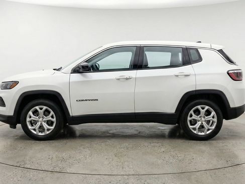 Used 2025 Jeep Compass Latitude AWD/4WD image 5