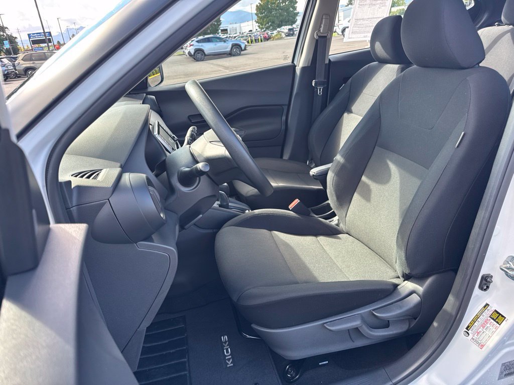 Used 2025 Nissan Kicks Play S FWD image 10