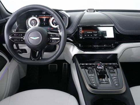 Used 2025 Aston Martin DBX 707 image 25