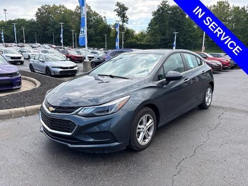 Used 2017 Chevrolet Cruze LT w/ Convenience Package FWD image 3