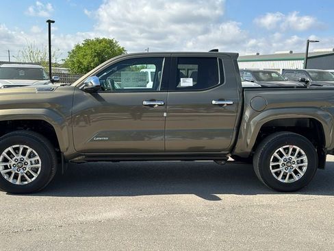 New 2026 Toyota Tacoma Limited AWD/4WD image 4