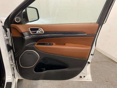 Used 2015 Jeep Grand Cherokee Summit w/ Platinum Series Group image 27