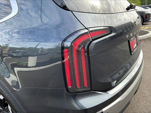 Used 2023 Kia Telluride EX w/ EX Captain's Chair Package FWD image 23