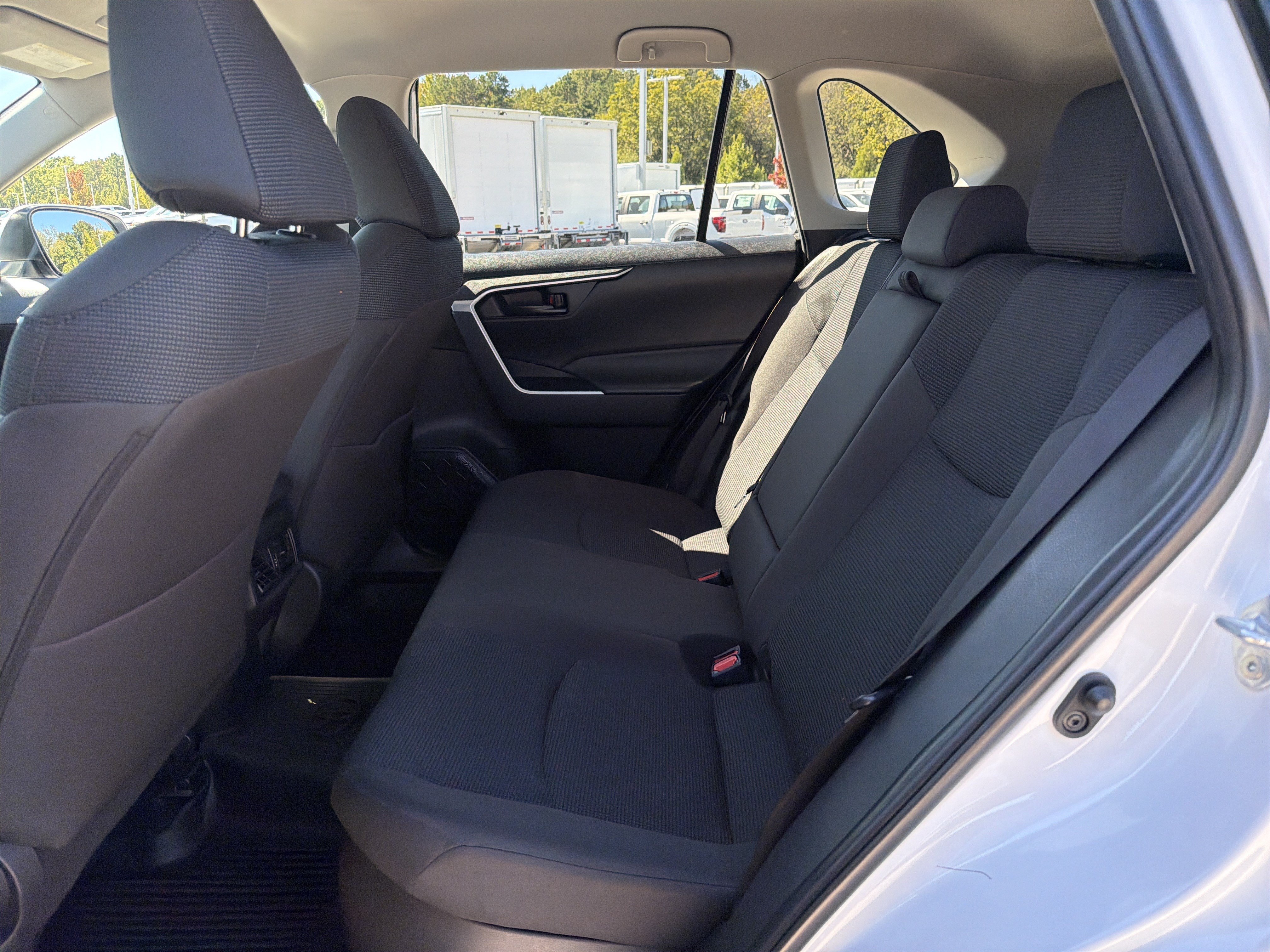 Used 2024 Toyota RAV4 LE AWD/4WD image 29